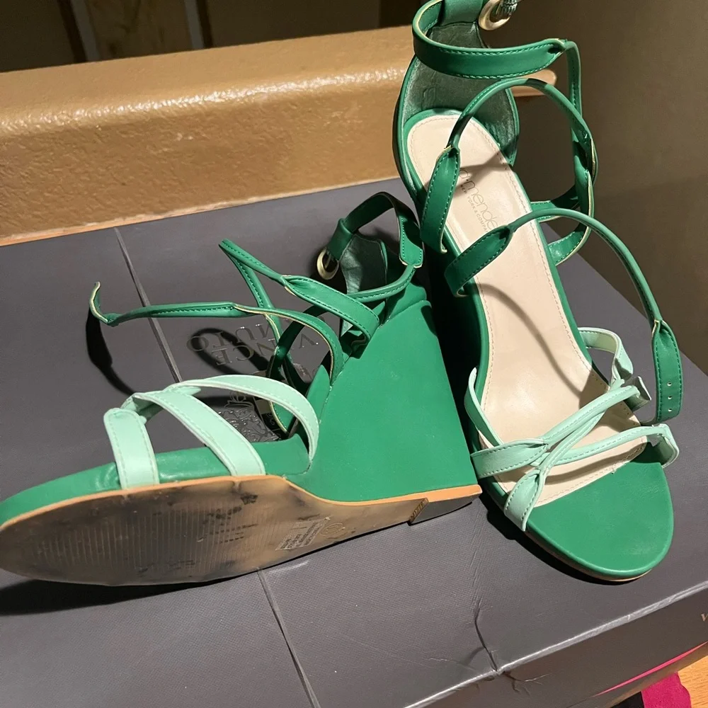 Spring Green Wedge - Picture 2 of 3